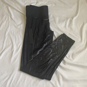 Carbon 38 High-Rise Full-Length Takara Legging!!